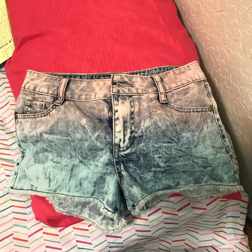 10$ Sale! Ombré shorts